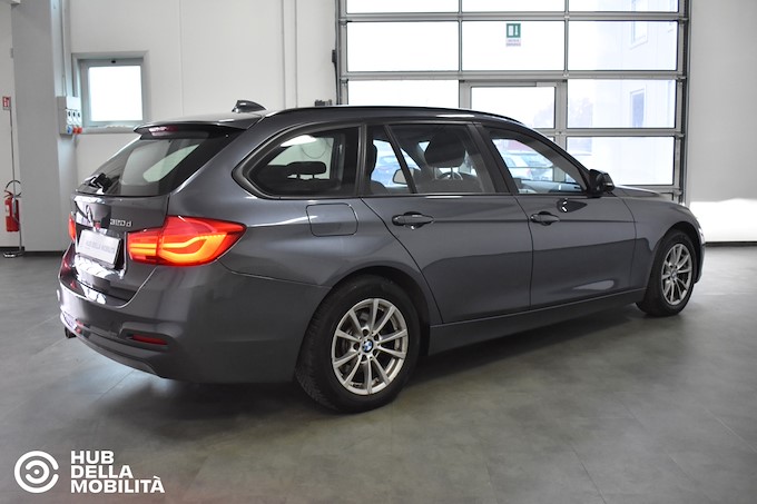 BMW 320d xDrive Touring Business Advantage